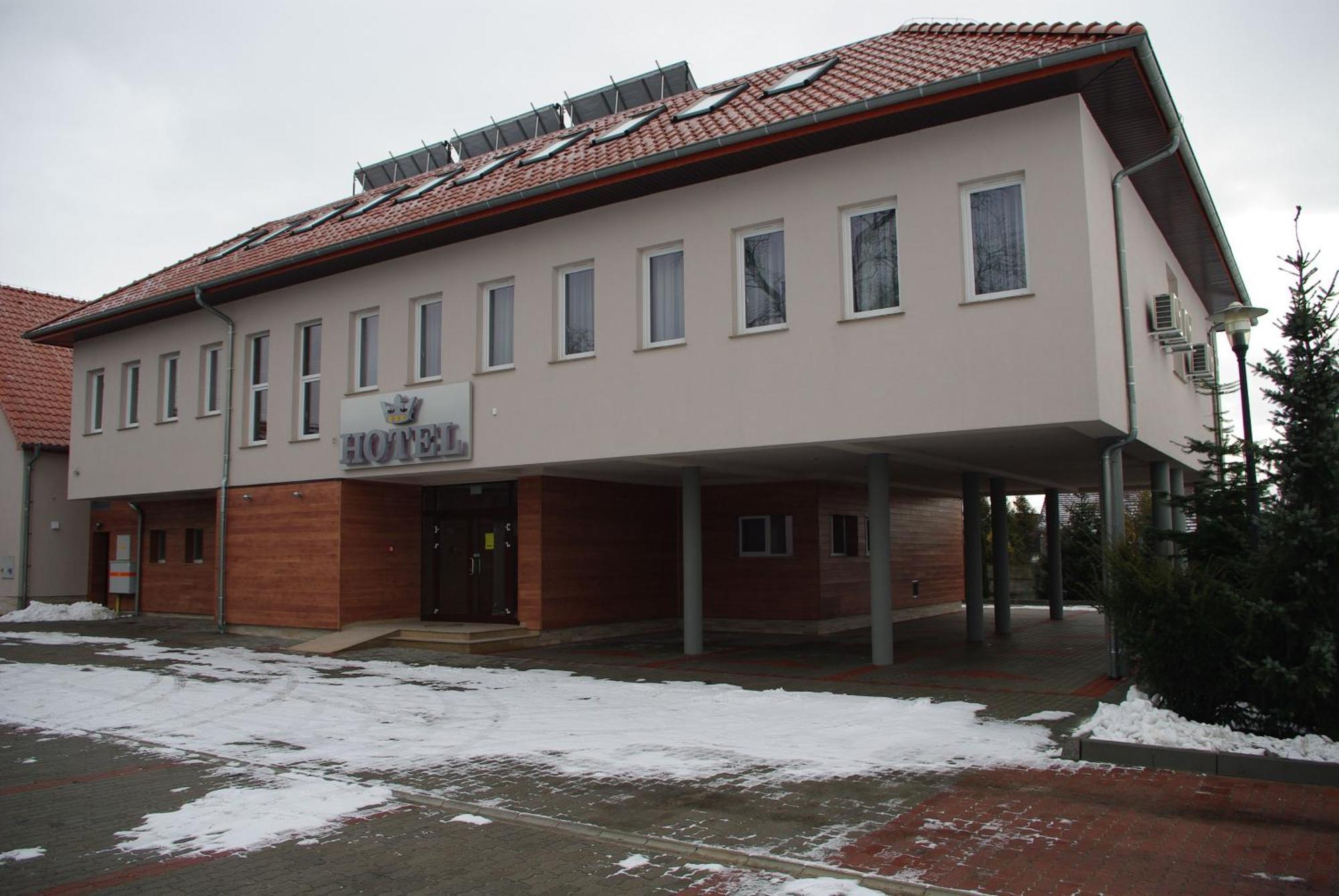 Hotel Pod Zlota Korona Opole Kültér fotó