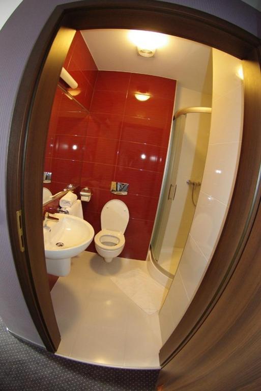 Hotel Pod Zlota Korona Opole Szoba fotó